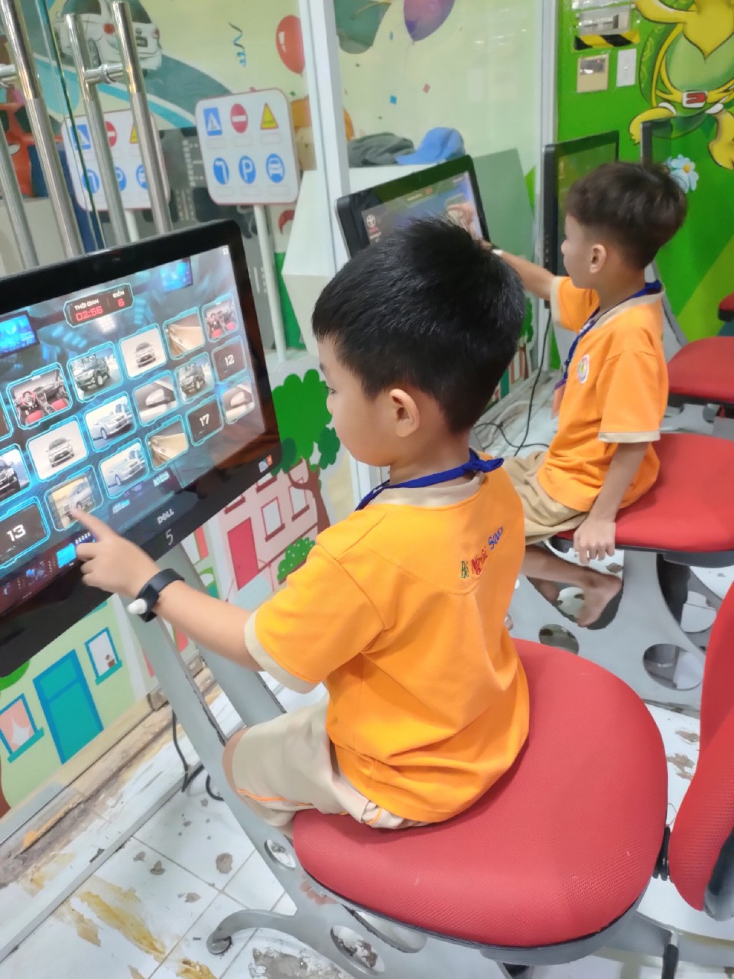 THÀNH PHỐ HƯỚNG NGHIỆP VIETOPIA - 2023 - LỚP LÁ