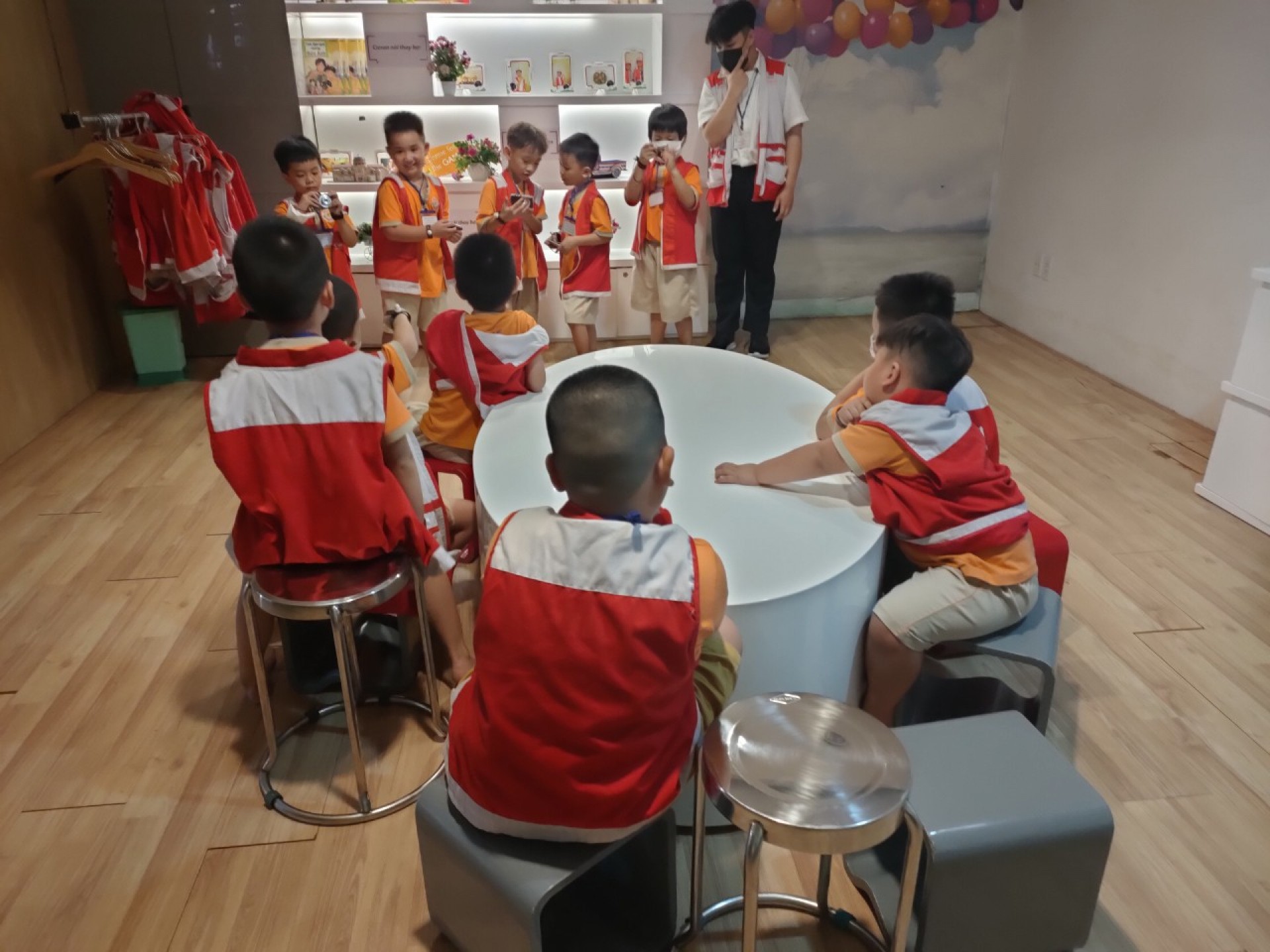 THÀNH PHỐ HƯỚNG NGHIỆP VIETOPIA - 2023 - LỚP LÁ