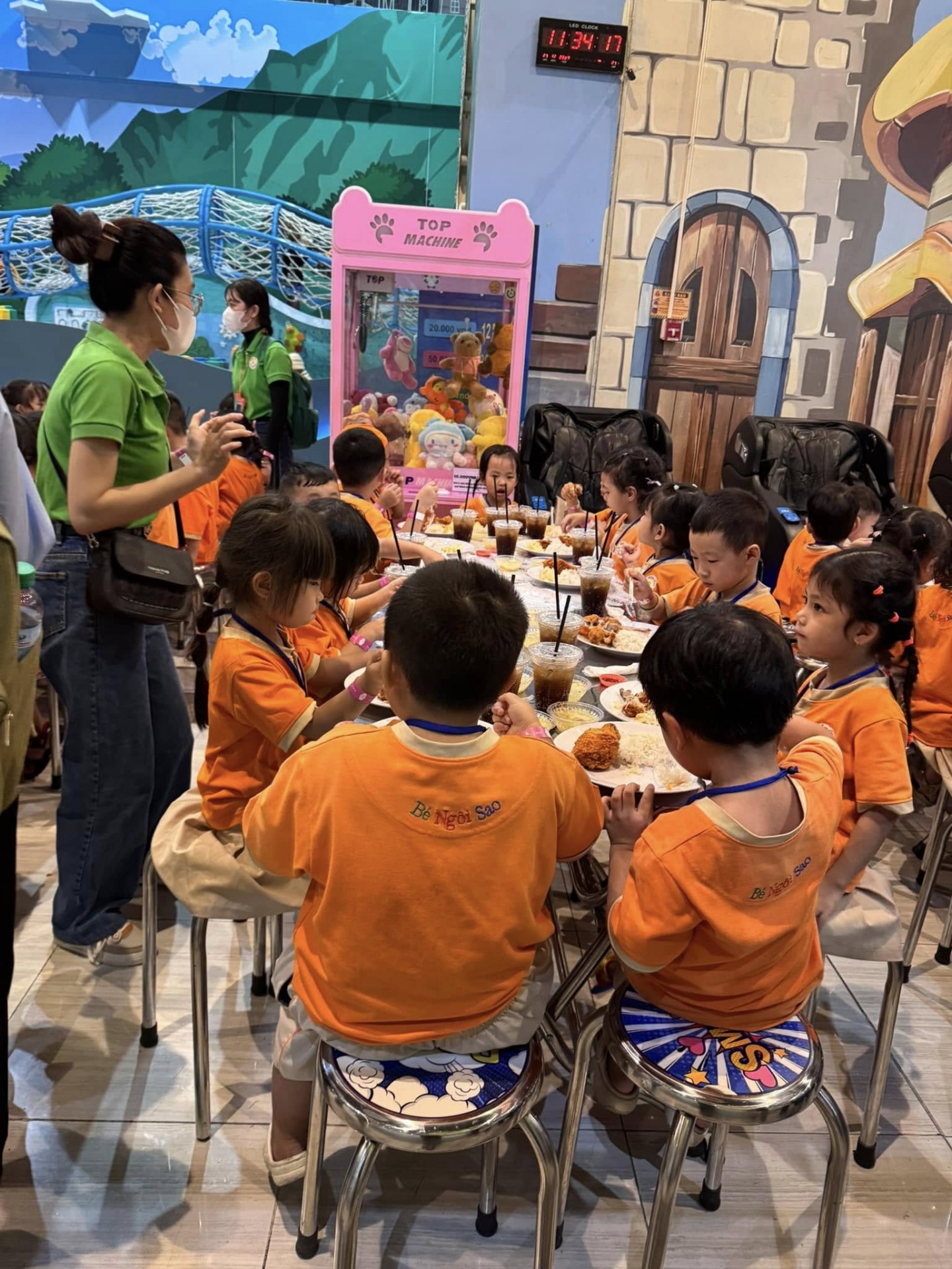 BƯU ĐIỆN-ĐƯỜNG SÁCH-SNOW TOWN