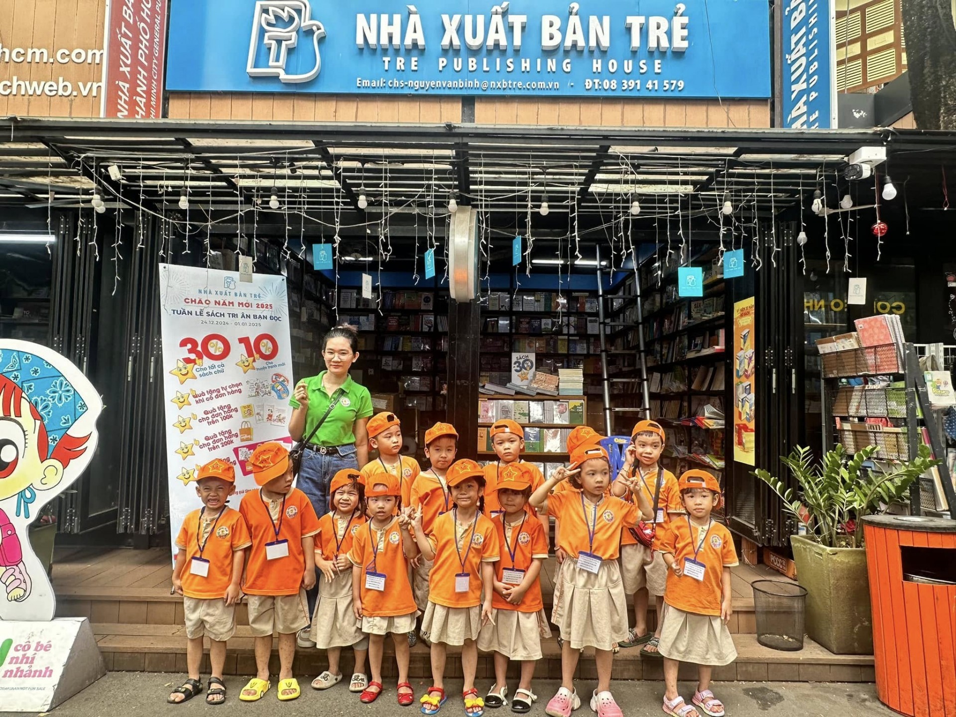 BƯU ĐIỆN-ĐƯỜNG SÁCH-SNOW TOWN