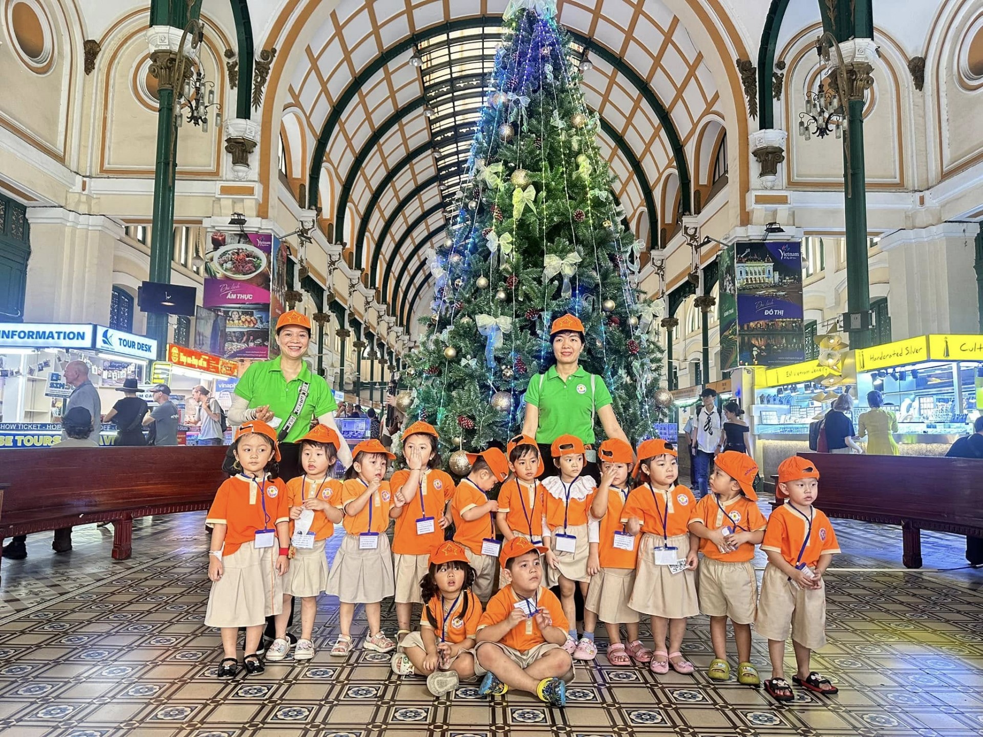 BƯU ĐIỆN-ĐƯỜNG SÁCH-SNOW TOWN