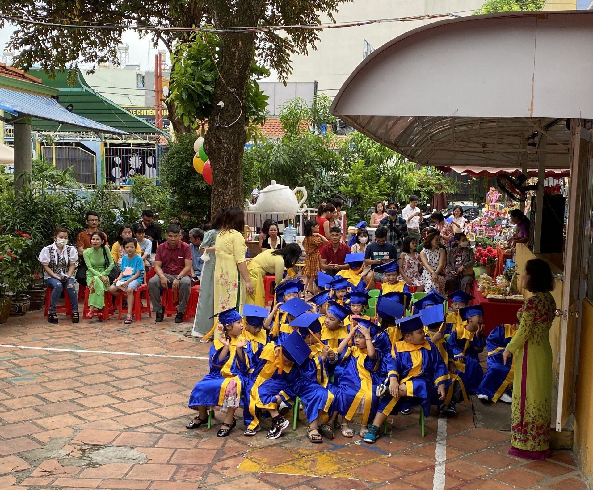 LỄ TRI ÂN CỦA CÁC BÉ LỚP LÁ NH - 2022 - 2023