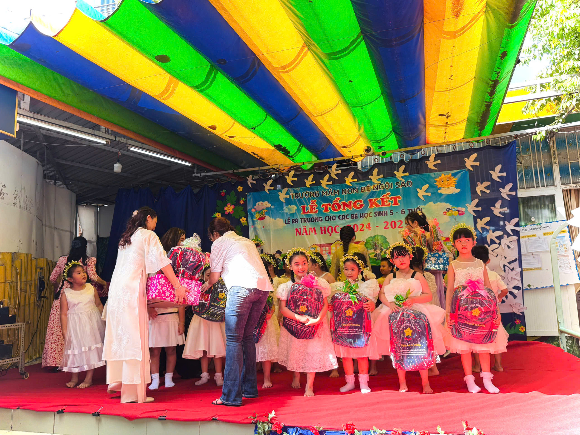 LỄ TỔNG KẾT VÀ TRI ÂN CỦA CÁC BÉ LỚP LÁ 2024-2025